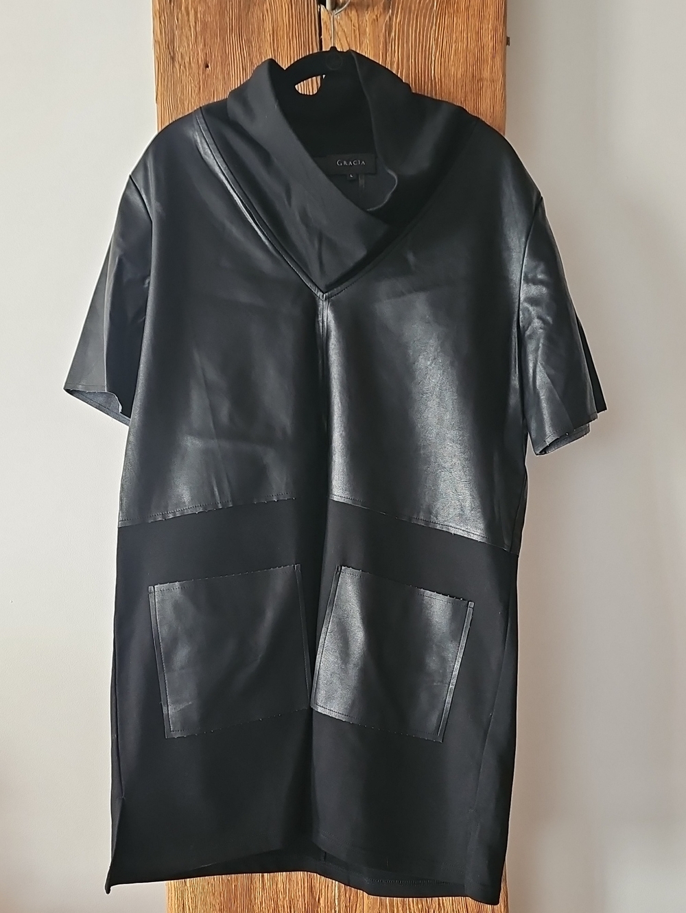 NWOT Gracia Black Faux Leather Panel Short Sleeve Cowl Neck Mini Dress Sz L